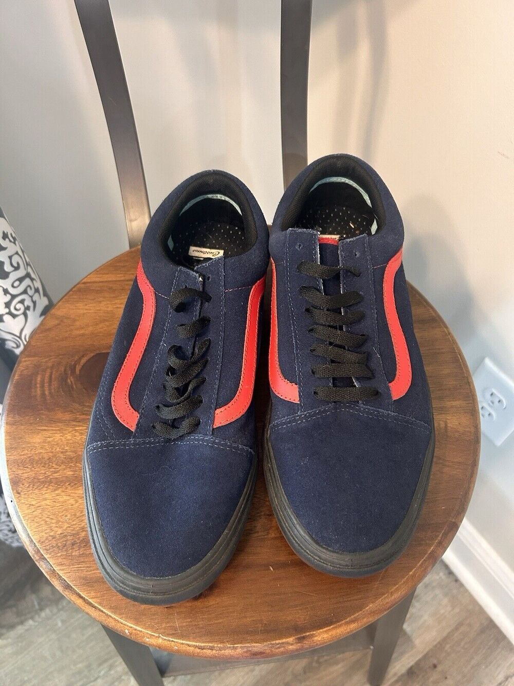Men’s VANS Casual Sneakers Old Skool Style Dress Blues With Red Accent Size 11